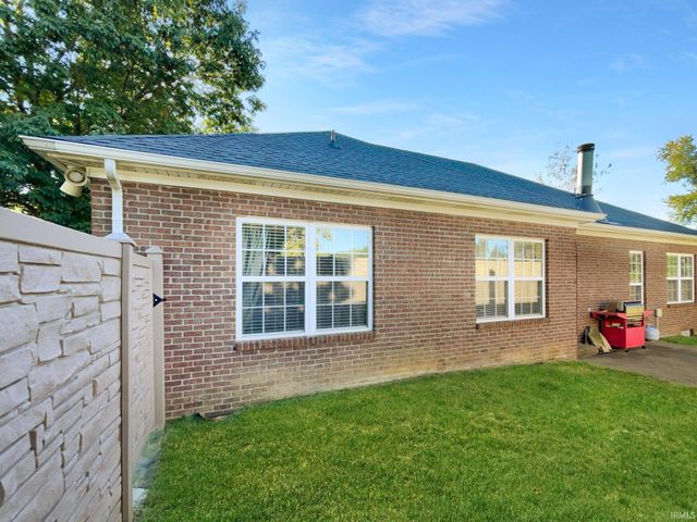 2277 Sagewood Court, Newburgh, IN 47630