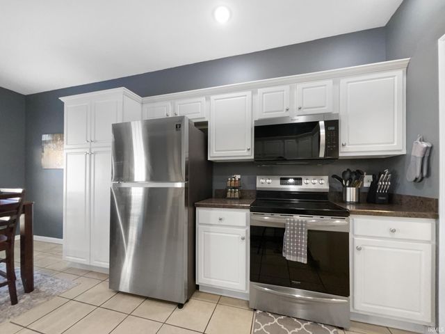 2277 Sagewood Court, Newburgh, IN 47630