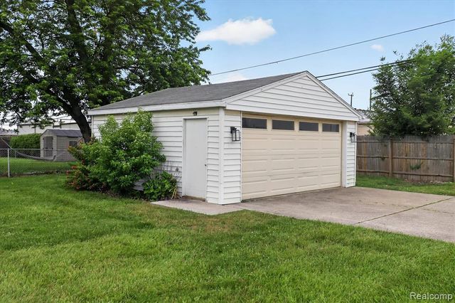 18514 Ray Street, Riverview, MI 48193