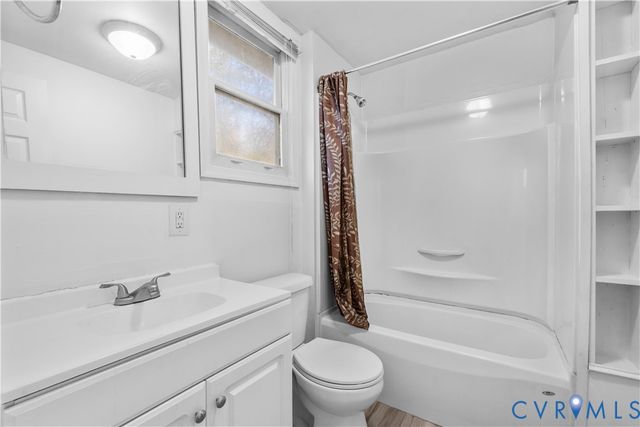 504 Longwood Ave, Farmville, VA 23901