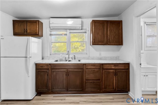 504 Longwood Ave, Farmville, VA 23901