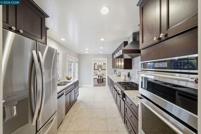 56 Bates Blvd, Orinda, CA 94563