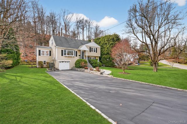 18 Clovebrook Road, Valhalla, NY 10595