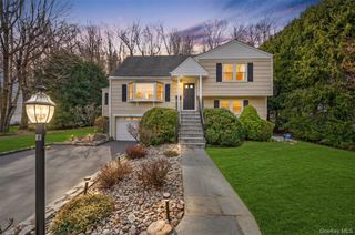 18 Clovebrook Road, Valhalla, NY 10595
