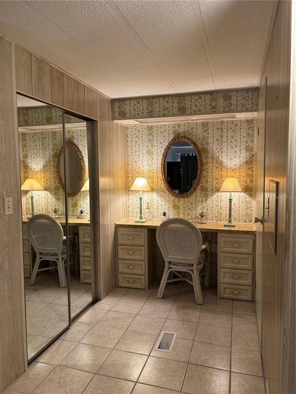 Image 15 of property listing at 808 53RD AVENUE E 75, Bradenton, FL 34203