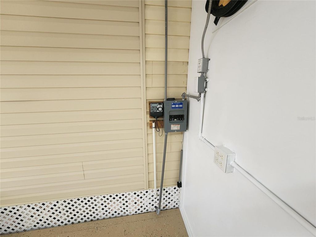 Image 23 of property listing at 808 53RD AVENUE E 75, Bradenton, FL 34203