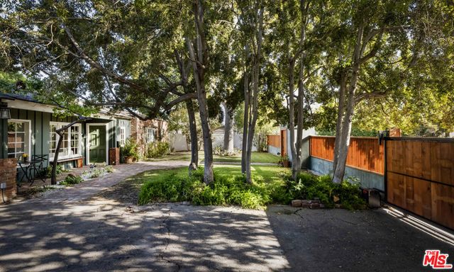 5108 Strohm Avenue, North Hollywood, CA 91601