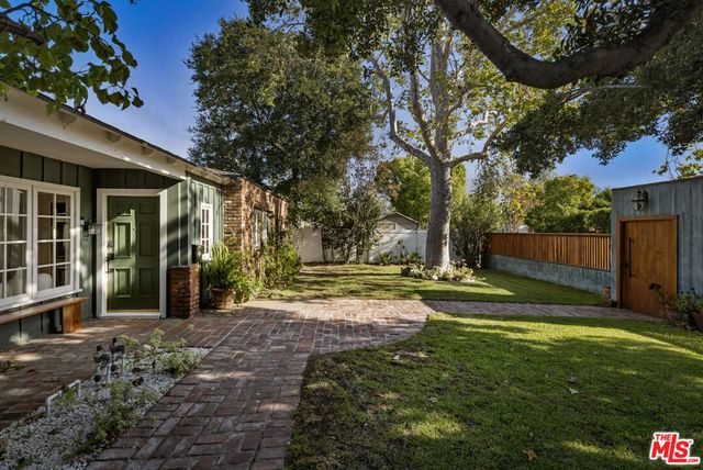 5108 Strohm Avenue, North Hollywood, CA 91601