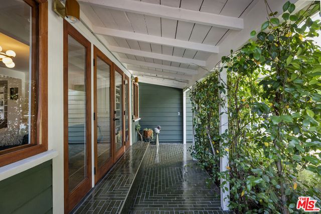 5108 Strohm Avenue, North Hollywood, CA 91601