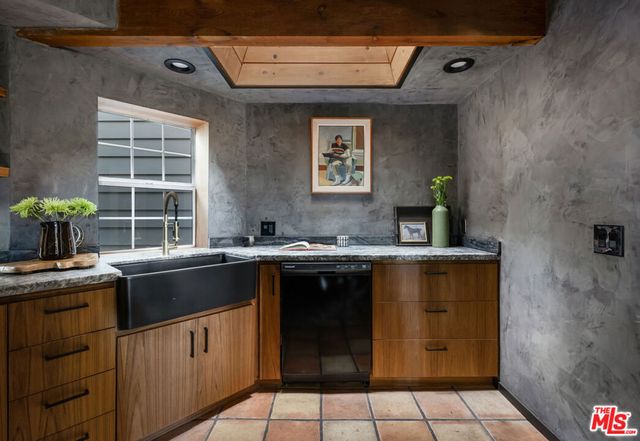 5108 Strohm Avenue, North Hollywood, CA 91601