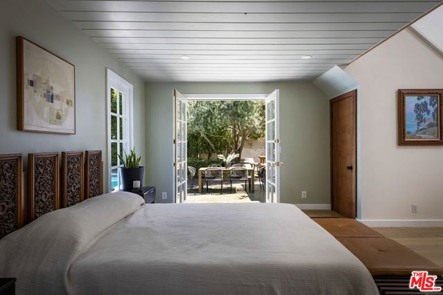 5108 Strohm Avenue, North Hollywood, CA 91601