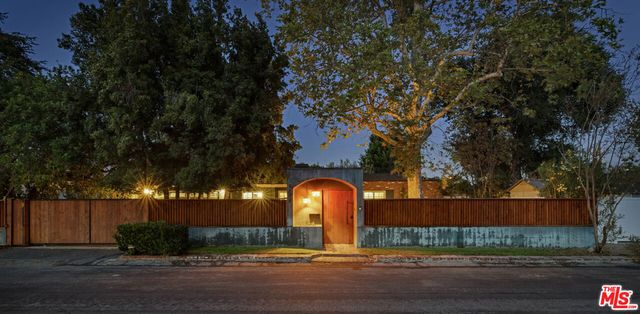 5108 Strohm Avenue, North Hollywood, CA 91601