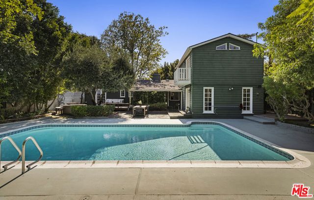 5108 Strohm Avenue, North Hollywood, CA 91601