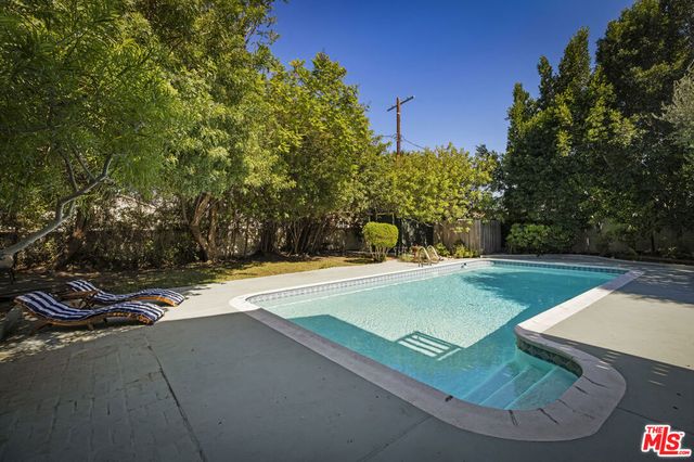 5108 Strohm Avenue, North Hollywood, CA 91601