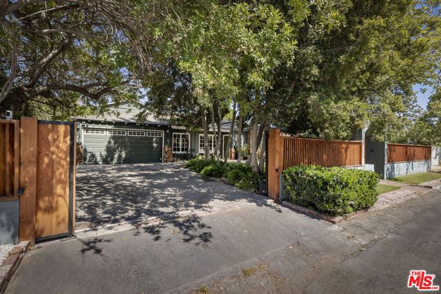 5108 Strohm Avenue, North Hollywood, CA 91601