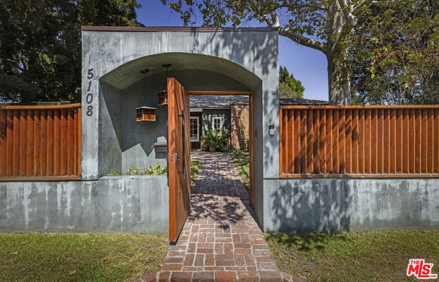 5108 Strohm Avenue, North Hollywood, CA 91601