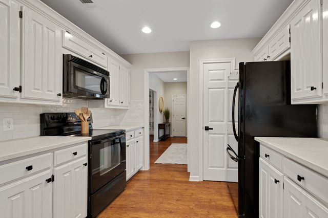 2109 Mayfield Circle, Corinth, TX 76208