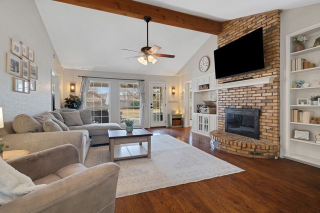 2109 Mayfield Circle, Corinth, TX 76208