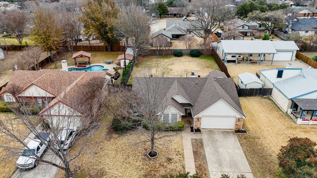 2109 Mayfield Circle, Corinth, TX 76208