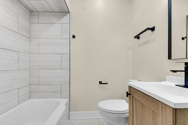 6543 S Francisco Avenue, Chicago, IL 60629