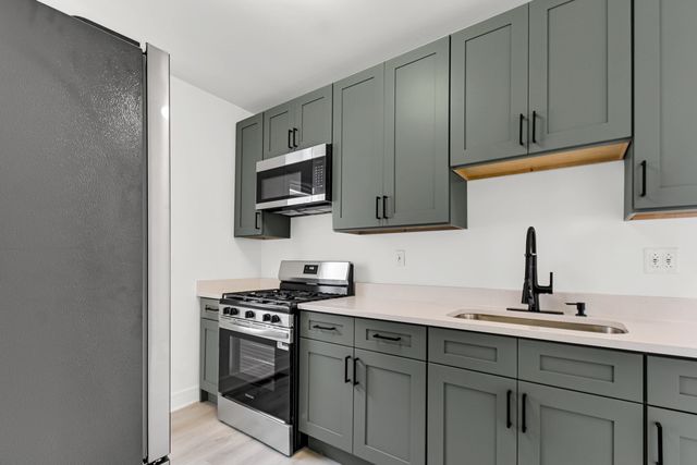 6543 S Francisco Avenue, Chicago, IL 60629