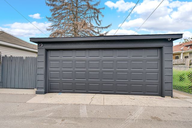6543 S Francisco Avenue, Chicago, IL 60629