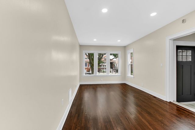 6543 S Francisco Avenue, Chicago, IL 60629