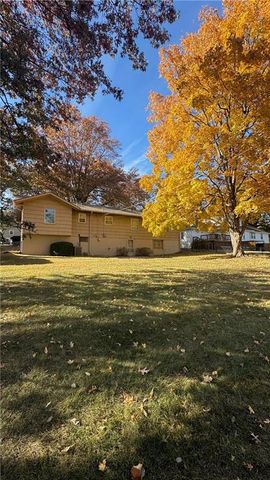 10205 Tracy Avenue, Kansas City, MO 64131