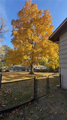 10205 Tracy Avenue, Kansas City, MO 64131