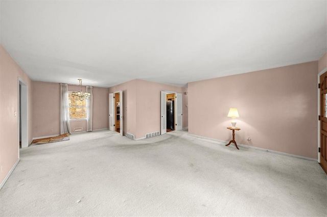 10205 Tracy Avenue, Kansas City, MO 64131