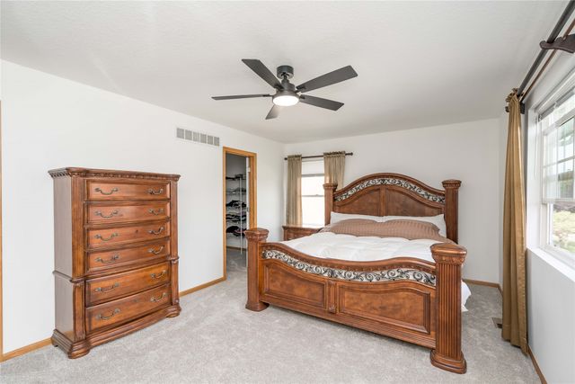 909 SE 5th Street, Ankeny, IA 50021