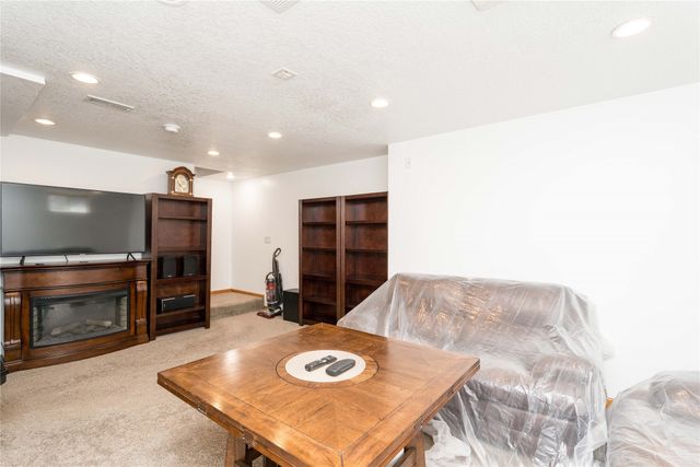 909 SE 5th Street, Ankeny, IA 50021