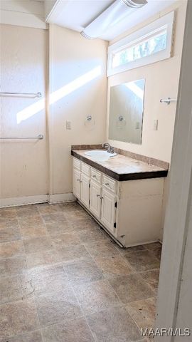 1108 First Avenue, Selma, AL 36701