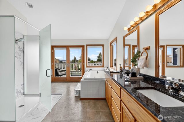 6530 44th Avenue SW, Seattle, WA 98136