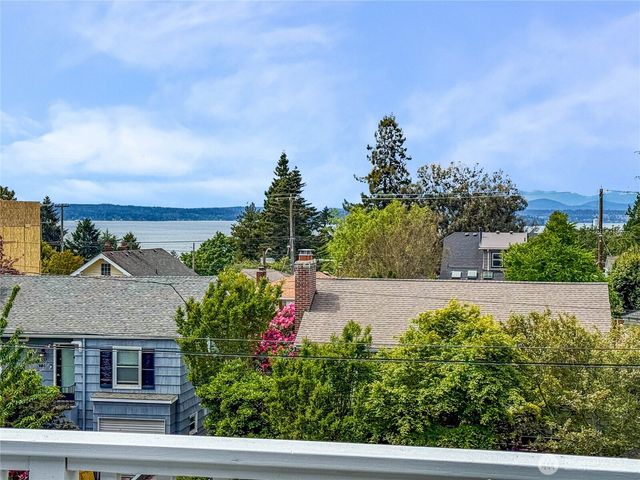 6530 44th Avenue SW, Seattle, WA 98136