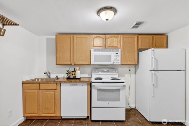 6530 44th Avenue SW, Seattle, WA 98136