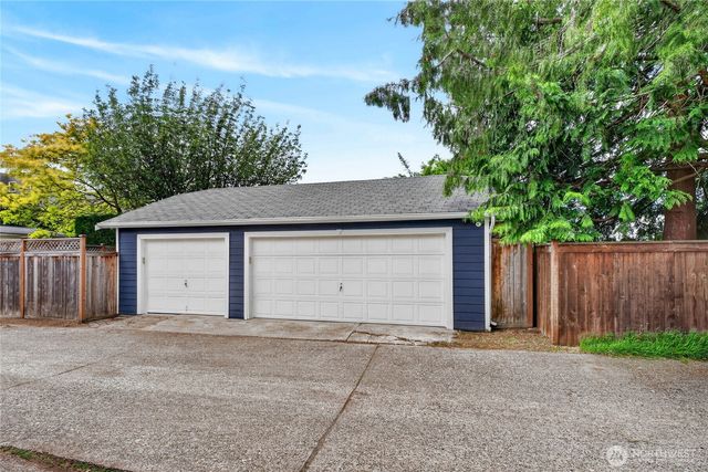 6530 44th Avenue SW, Seattle, WA 98136
