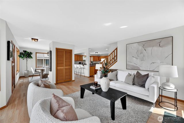 6530 44th Avenue SW, Seattle, WA 98136