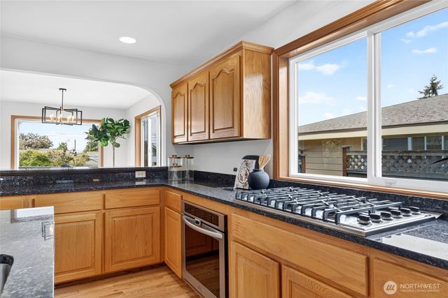 6530 44th Avenue SW, Seattle, WA 98136