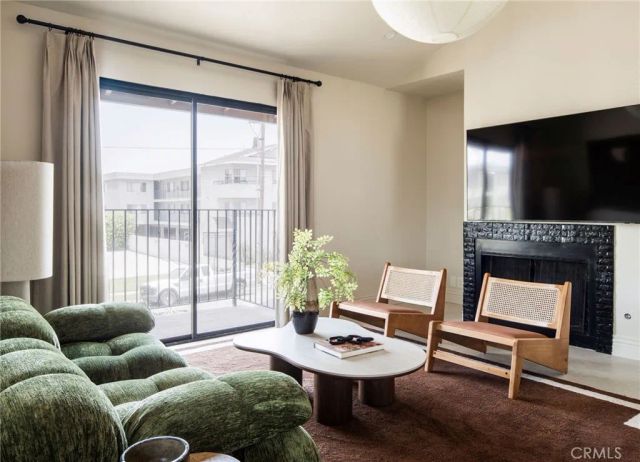 13025 Roselle Avenue, Hawthorne, CA 90250