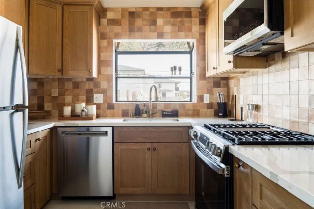 13025 Roselle Avenue, Hawthorne, CA 90250