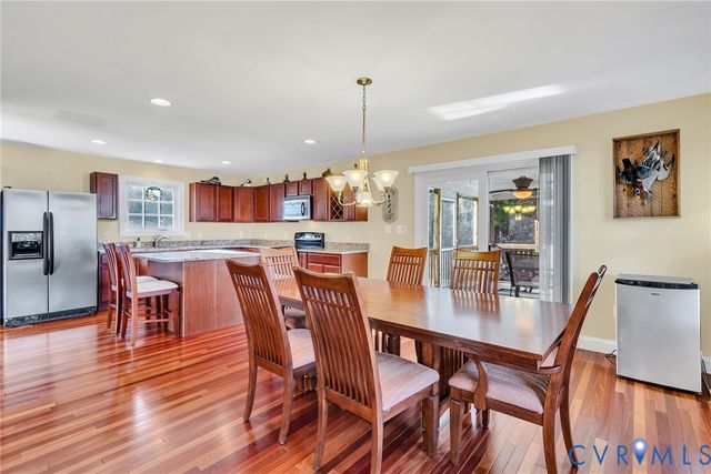 275 Grannys Bar Rd, Hague, VA 22469