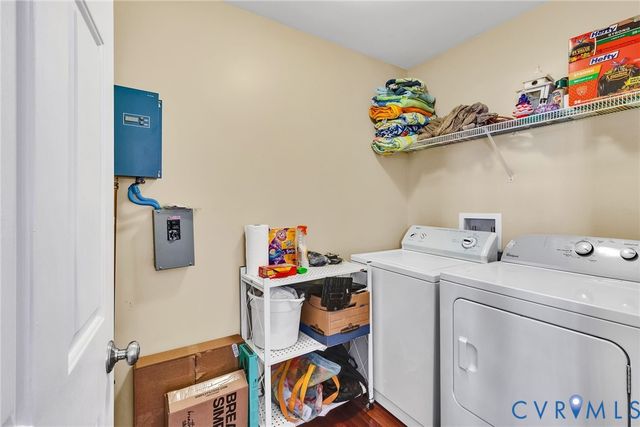 275 Grannys Bar Rd, Hague, VA 22469