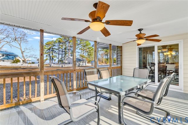 275 Grannys Bar Rd, Hague, VA 22469