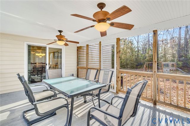 275 Grannys Bar Rd, Hague, VA 22469