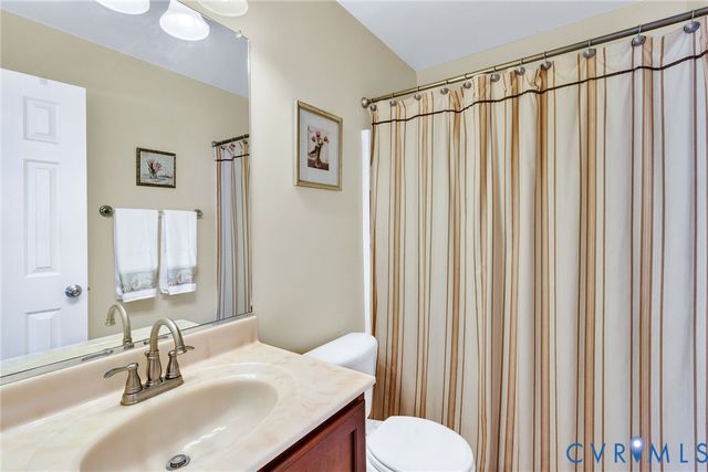 275 Grannys Bar Rd, Hague, VA 22469