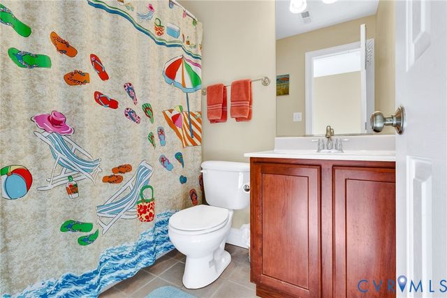 275 Grannys Bar Rd, Hague, VA 22469