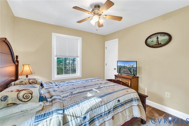 275 Grannys Bar Rd, Hague, VA 22469