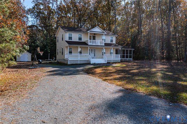 275 Grannys Bar Rd, Hague, VA 22469