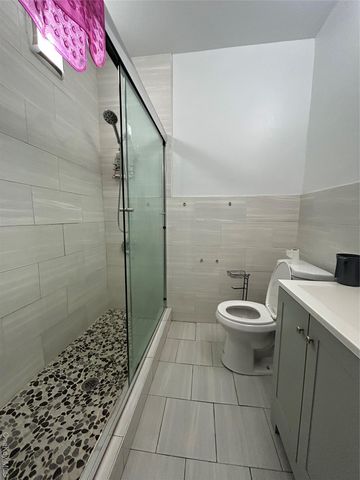 66-01 Myrtle Avenue, Glendale, NY 11385